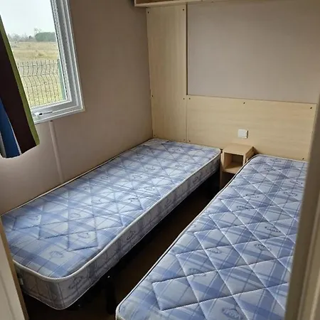 Campsite Mobilhome Les Pieds Dans L Eau Avec Piscine